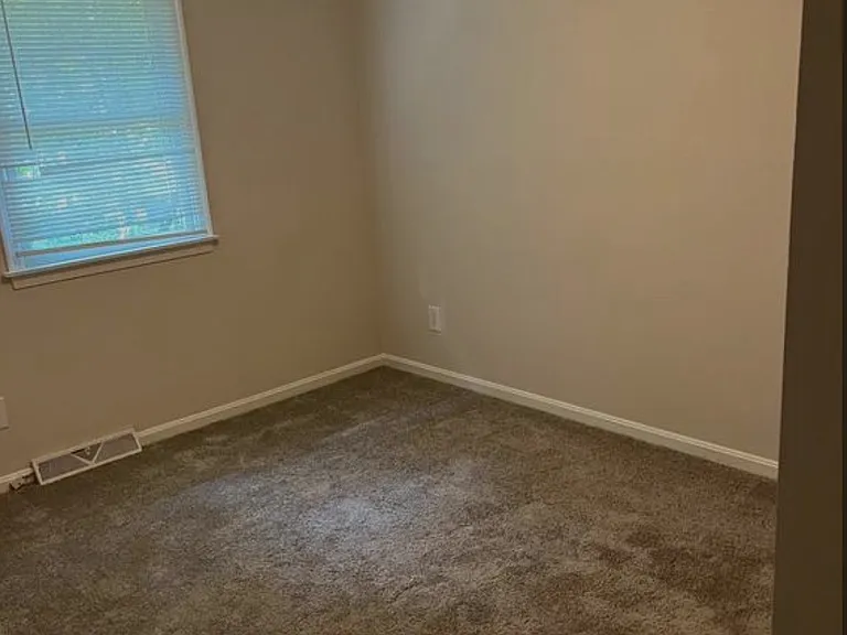 3853 Chimney Creek Dr — Photo 4