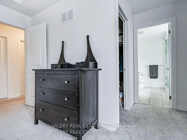 26 Sam Battaglia Cres — Photo 15