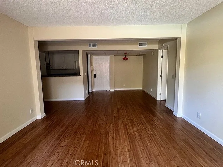 15425 Sherman Way #101 — Photo 8