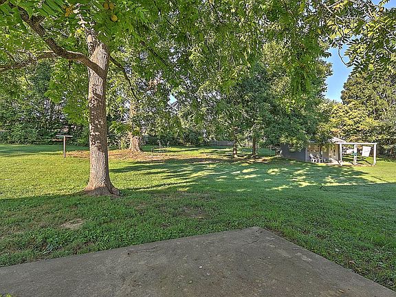 4th image of 115 Starlite Dr