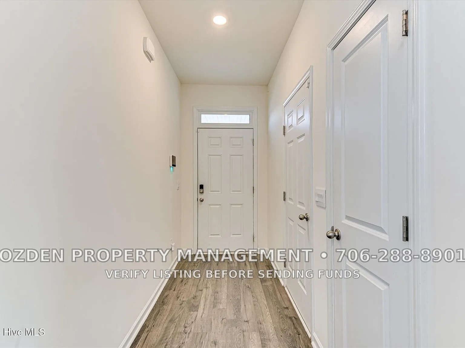 Studio, 2.5 bath, 1976 sqft, $1,965 — Photo 3