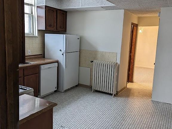 2nd image of 2605 Fremont Ave S APT 100