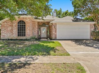 1127 Germany Dr, Cedar Hill, TX 75104