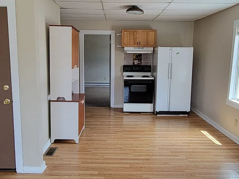 221 S Washington St #4 — Photo 6