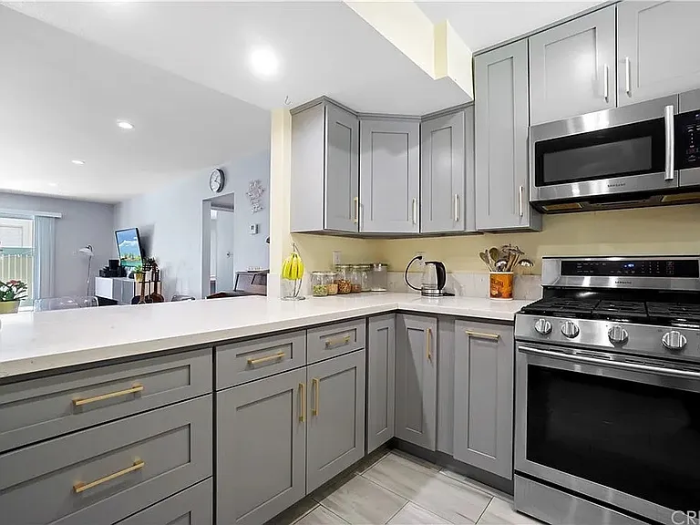 5700 Etiwanda Ave #186 — Photo 3