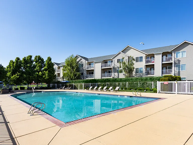 The Broadmoor Apartments — Photo 19