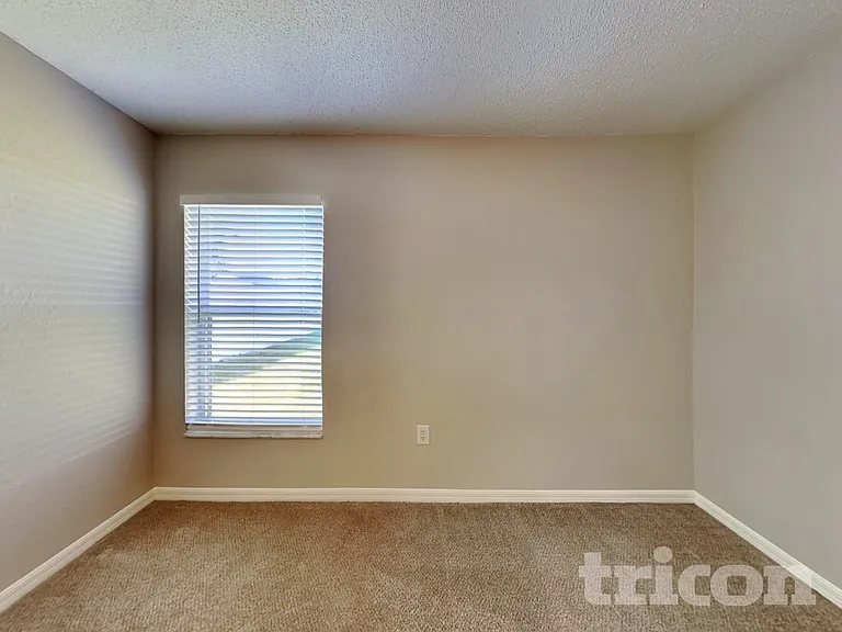 1387 Laurel Glen Dr — Photo 10