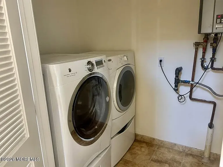 1000 W Main St #5 — Photo 9