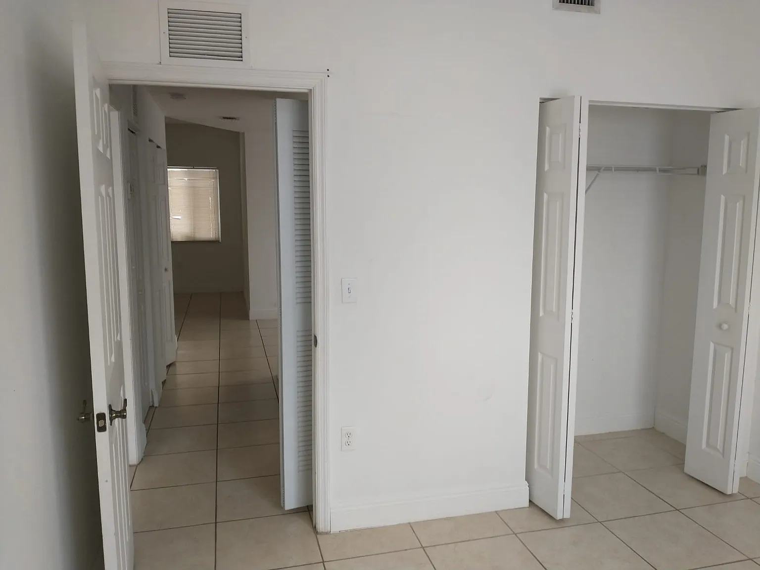 Palm West Apartment Holdings, LLC - 2445 - 103 — Photo 4