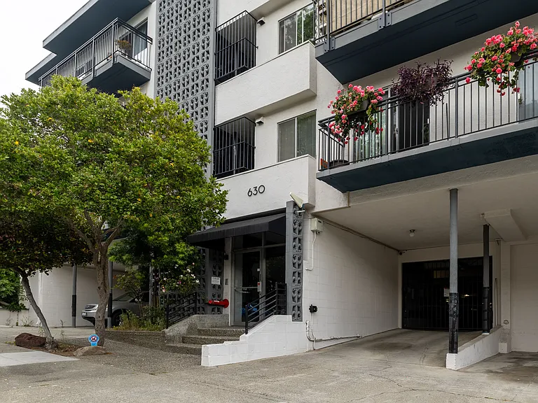 630 Mariposa — Photo 18