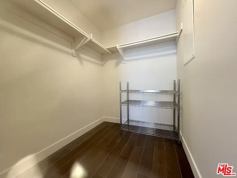 901 S Flower St #613 — Photo 24