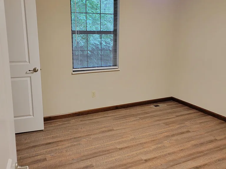 32 Manor Dr #32 — Photo 10