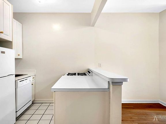 5th image of 417 W 56th St APT 1D