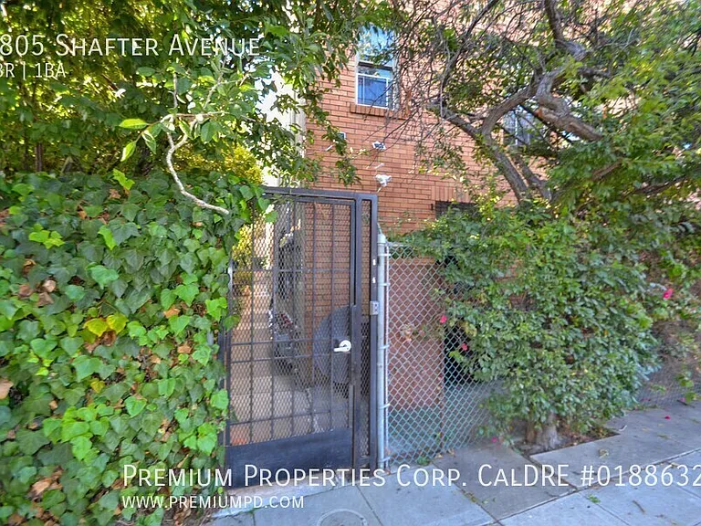 3805 Shafter Ave — Photo 30