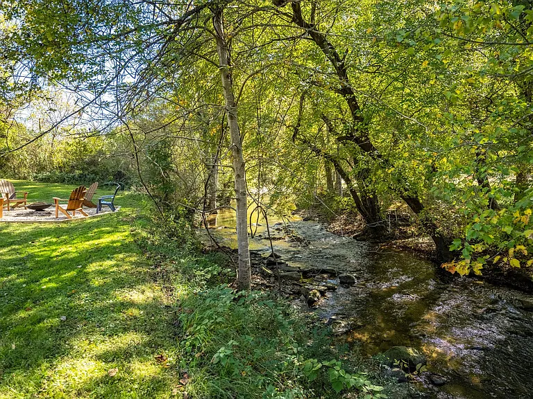 435 Reems Creek Rd — Photo 46