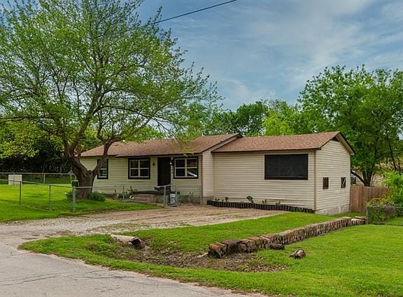 4th image of 306 Blossom Dr