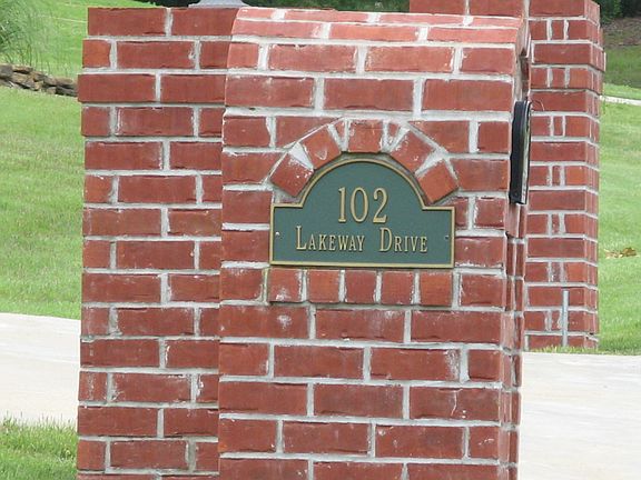 2nd image of 102 Lakeway Dr
