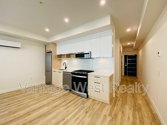 3rd image of 630 Boynton Pl #315