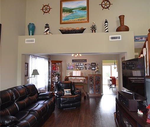 5th image of 2021 Windy Hill Dr