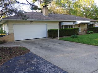 8910 W 48th St, Merriam, KS 66203