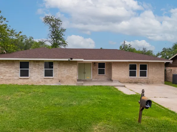 2139 Ricks Dr, Eagle Pass, TX 78852