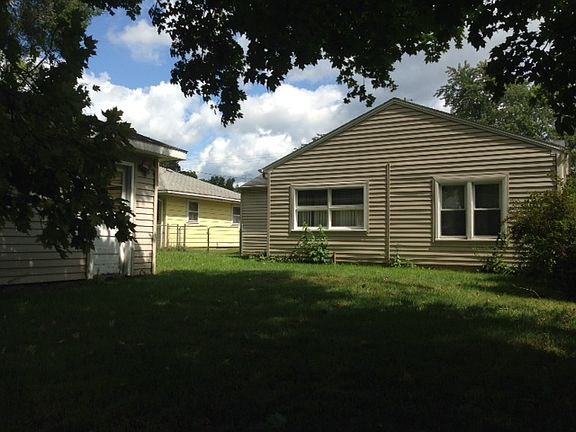 3rd image of 88 Cedar Ave S