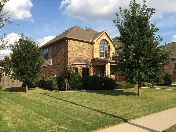 3rd image of 704 Montclaire Dr