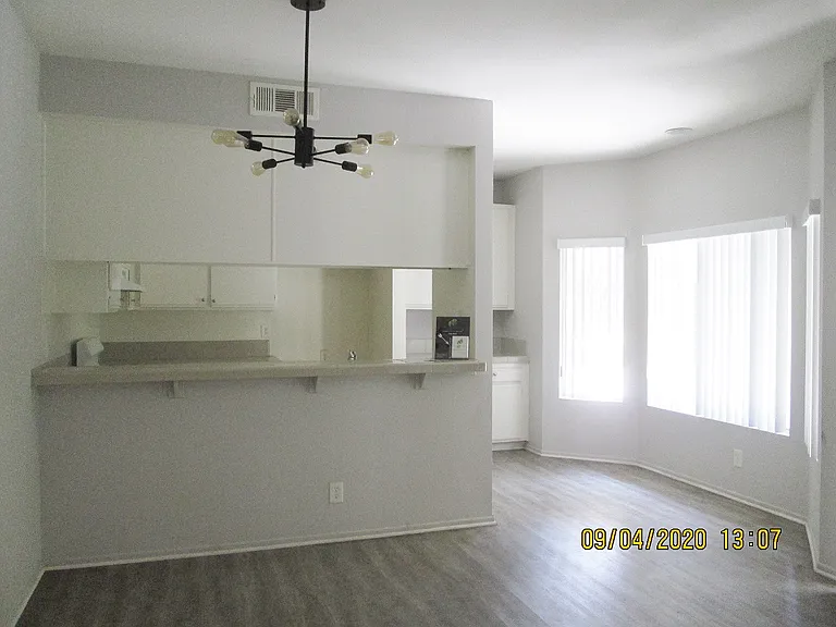 Lido Apartments - 11919 Culver Blvd — Photo 7