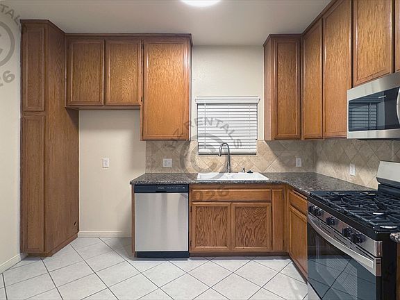 5th image of 12140 Moorpark St APT 103
