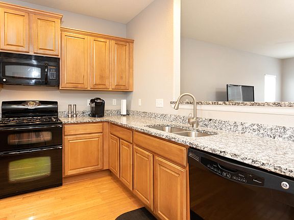 Kitchen with Gas double oven