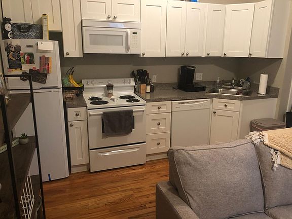 3rd image of 1527 Spruce St #22E