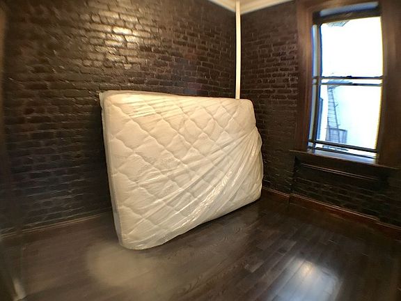 2nd image of 185 Mulberry St APT 1A
