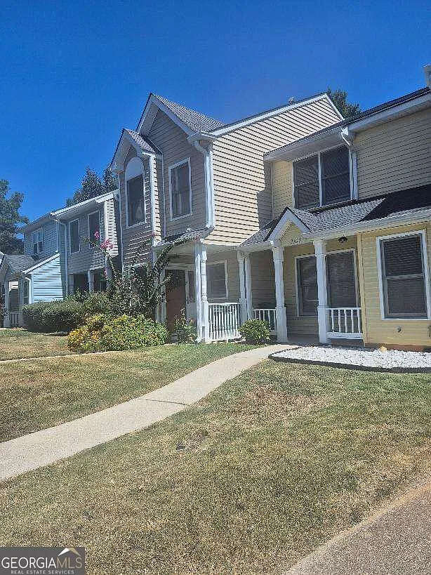 2 bed, 1.5 bath, $1,295 — Photo 1