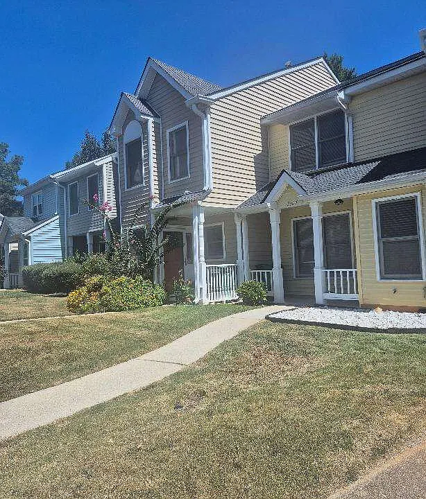 2167 Wellington Cir