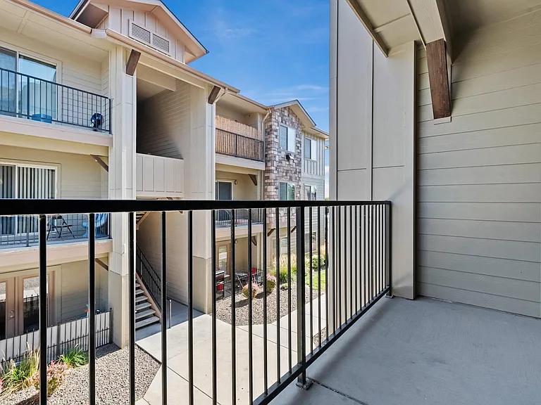 Aspen Creek Apartments — Photo 4