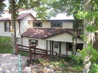 2582 Ridgeway Dr, Sugar Tree, TN 38380