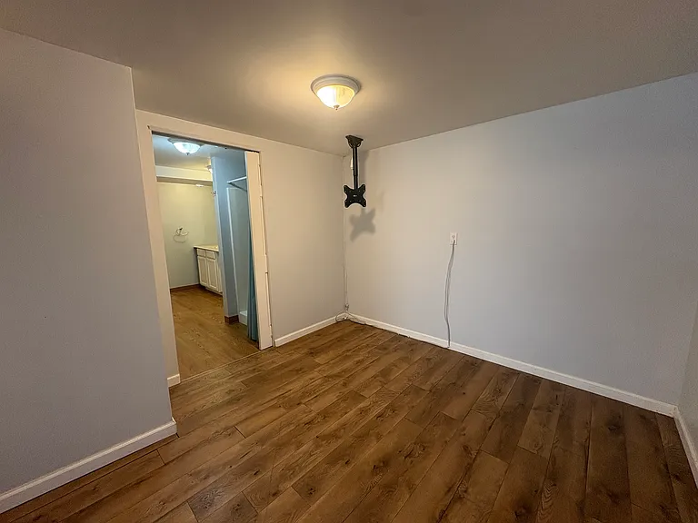 24 Electric Ave #2 — Photo 4