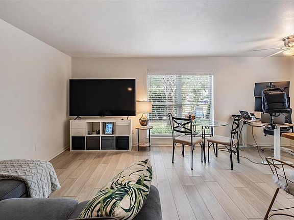 4th image of 2109 W DE LEON STREET