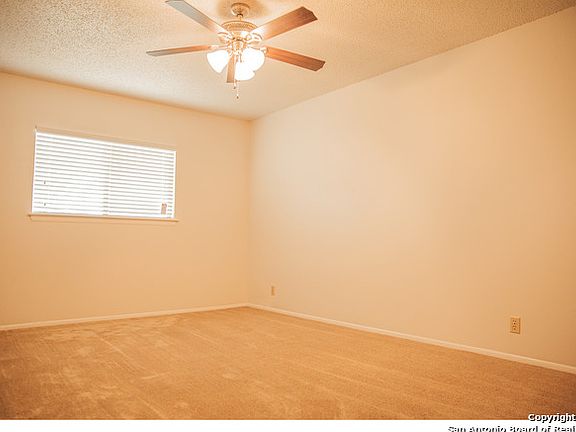 5th image of 4920 Champlain Dr