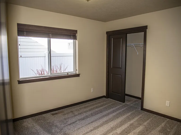 7719 N Goodwater Loop — Photo 1