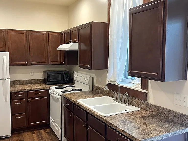 577 Lincoln Way E — Photo 5
