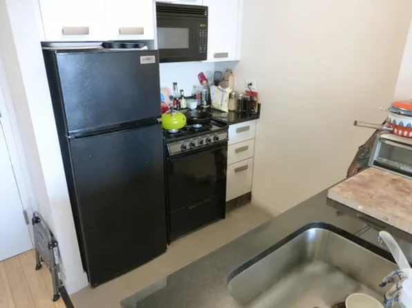 15 Dunham Place image 4 of 12