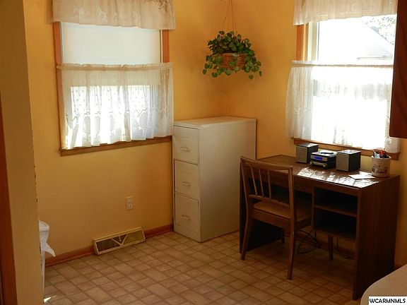 5th image of 3057 Pine Ave