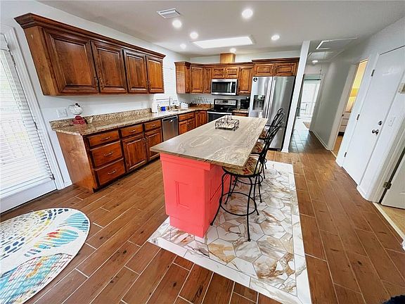 5th image of 240 Peachtree St