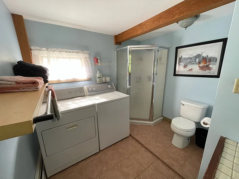 516 Giddings St — Photo 15