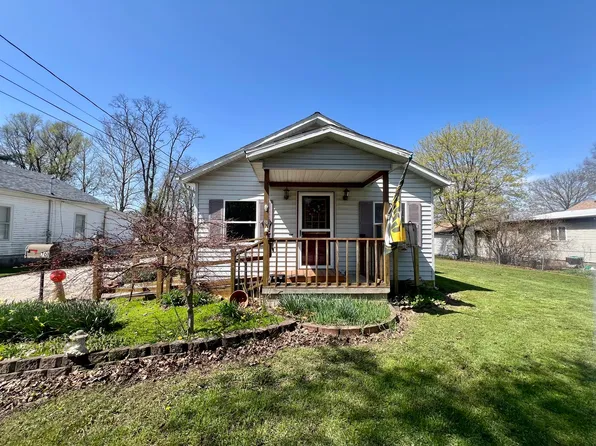 708 20th St, Charleston, IL 61920