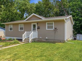 1118 Elm Pl, Dixon, IL 61021