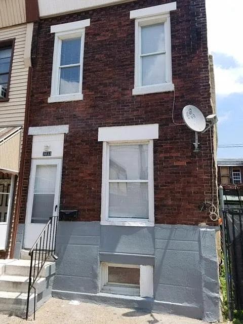 3033 C St photo 1