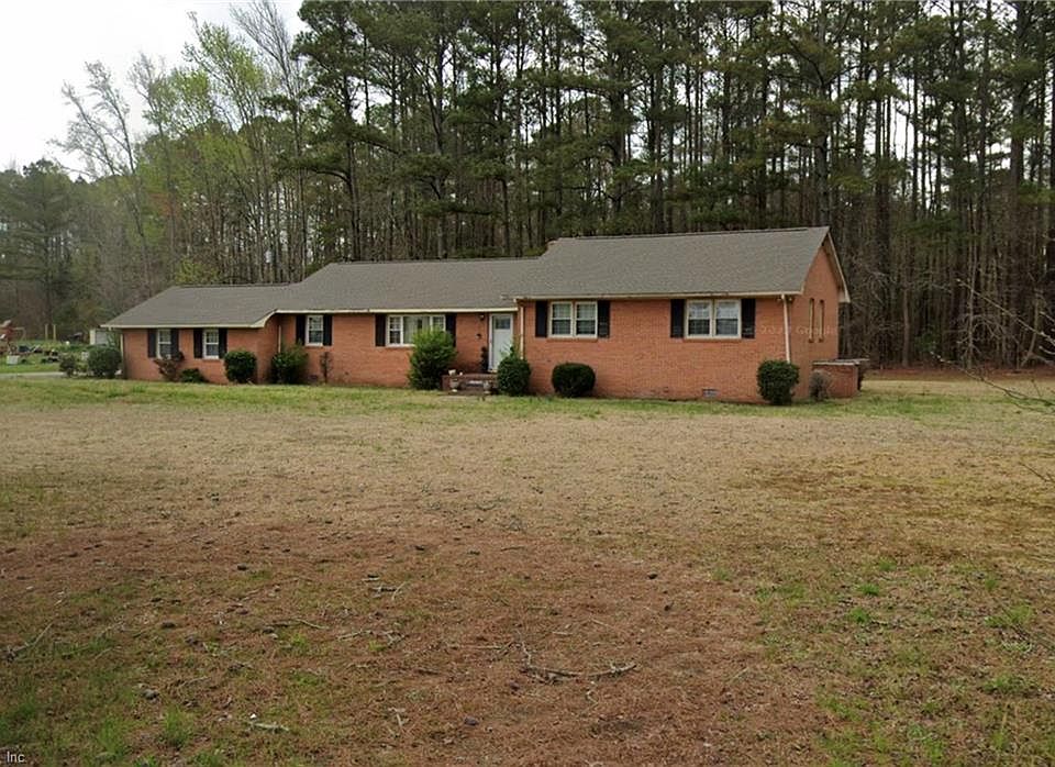 2nd image of 909 Little Fork Rd