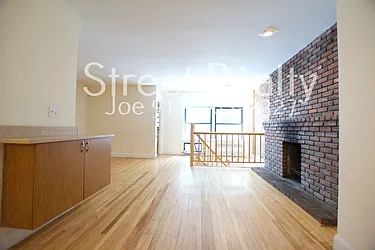 Rented by Street Realty Brokerage LLC